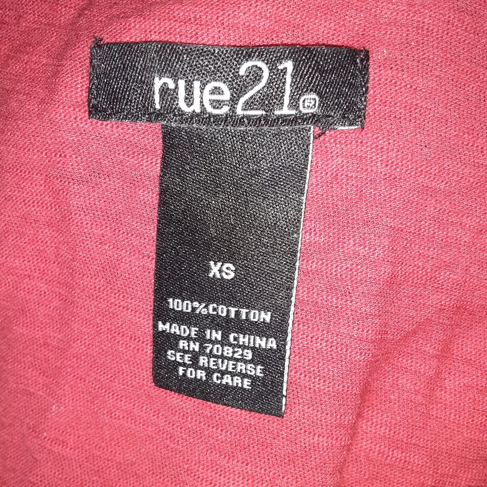 Red tee - Picture 3 of 3